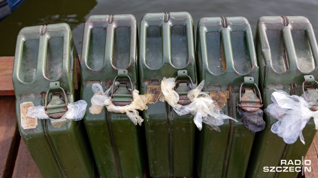 W Świnoujściu pojawia się coraz więcej tankujących z Niemiec, a dostawy do stacji benzynowych na wyspie Uznam są utrudnione. Samorząd apeluje do Orlenu i rządu o monitoring dostaw.