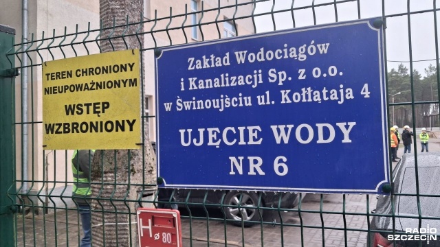 6 km rurociągów i setki tysięcy metrów membrany będą transportować i oczyszczać zasoloną wodę z ujęcia Wydrzany II. Pionierski projekt zaopatrzenia Świnoujścia w wodę pitnąwykorzysta zaawansowaną filtrację i odsalanie wody powierzchniowej. Dzięki temu, miasto uniezależni się od tradycyjnych ujęć podziemnych.