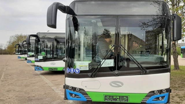 Cztery nowe autobusy elektryczne trafiły do Szczecińskiego Przedsiębiorstwa Autobusowego Klonowica.