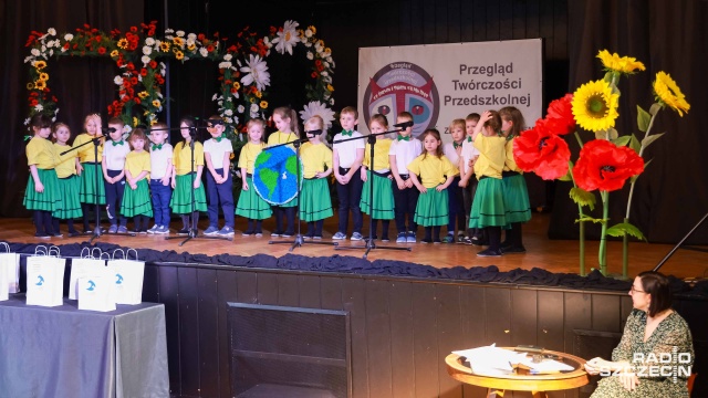 Pałac Młodzieży w Szczecinie wypełnił się rozśpiewanymi dziećmi w wieku 3 do 6 lat. Odbyła się tam XV edycja Miejskiego Przeglądu Twórczości - Moja Planeta Ziemia.