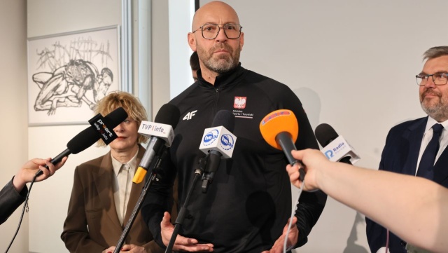 W piątek w południe na Stadionie Narodowym w Warszawie odbędzie się spotkanie ministra sportu z przedstawicielami związków sportowych.