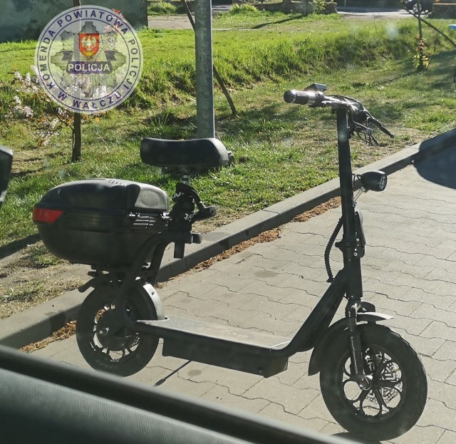 Jechał motorowerem, a we krwi miał pół promila alkoholu. Policjanci z Wałcza zatrzymali do kontroli 27-latka, bo ten nie miał na sobie kasku.