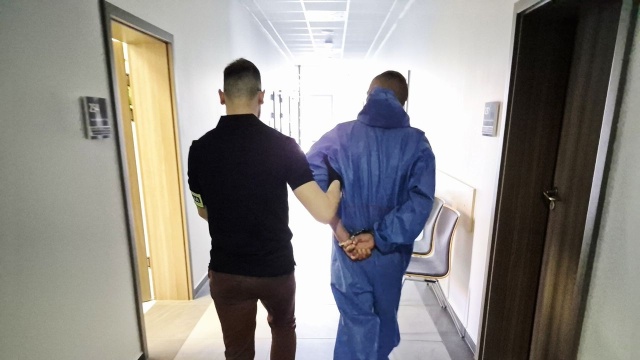 Miał bić i kopać osobę w kryzysie bezdomności. Stargardzka policja zatrzymała 36-latka, który miał znęcać się nad mężczyzną na ulicy Wyszyńskiego.