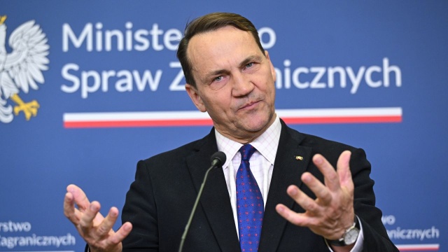 To jest bardzo gruba sprawa - komentuje doniesienia Gazety Wyborczej wicepremier, minister spraw zagranicznych Radosław Sikorski.