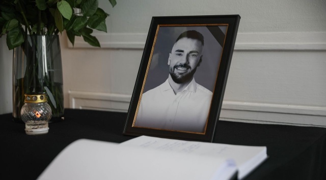 Sosnowiec żegna dziś posła Łukasza Litewkę. Pogrzeb tragicznie zmarłego 23.04. aktywisty i społecznika, będzie miał państwowy charakter.