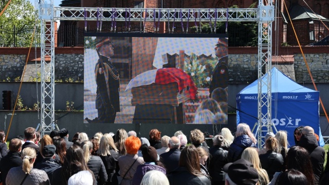 Łukasz Litewka spoczął w środę na cmentarzu parafialnym w Sosnowcu. Tragicznie zmarłego posła Lewicy wspominali goście audycji Radio Szczecin na Wieczór.