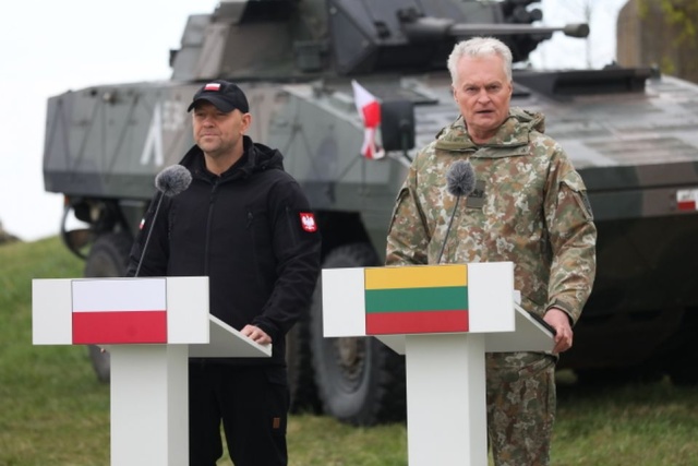 Priorytetem Polski i Litwy jest przeciwdziałanie zagrożeniu ze strony Rosji - oświadczył prezydent Karol Nawrocki. Razem ze swoim litewskim odpowiednikiem Gitanasem Nausedą obserwował ćwiczenia Brave Griffin.