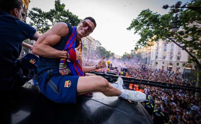 Robert Lewandowski zapowiedział, że po zakończeniu obecnego sezonu opuści szeregi FC Barcelony.