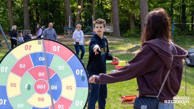 Piknik integracyjny dla dzieci pełnosprawnych i niepełnosprawnych - wydarzenie odbyło się przy Publicznej Szkole Podstawowej Na Głębokiem.