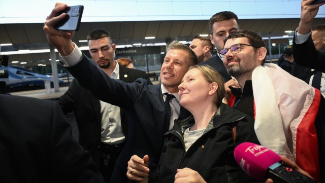 Węgierscy eksperci od kilku dni analizują, czego można się spodziewać po rozmowach premiera Ptera Magyara z władzami Polski w Warszawie. Oczekuje się, że spotkanie z premierem Tuskiem będzie przede wszystkim próbą odbudowy strategicznych relacji Budapesztu z Unią Europejską i państwami regionu, po latach napięć za rządów Viktora Orbna.