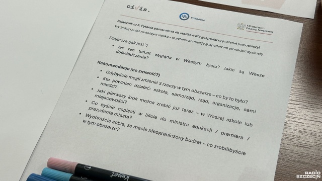 Stargardzka młodzież włącza się w działania Ministerstwa Edukacji i odpowiada na pytania dotyczące tego, czego oczekują od życia w Polsce.