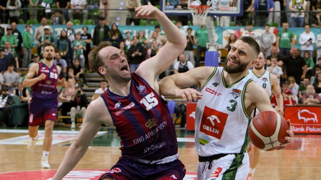 Czwarty mecz ćwierćfinałowy koszykarskiej Ekstraklasy: Orlen Zastal Zielona Góra - King Szczecin 86:80 (23:18, 24:25, 15:21, 24:16).