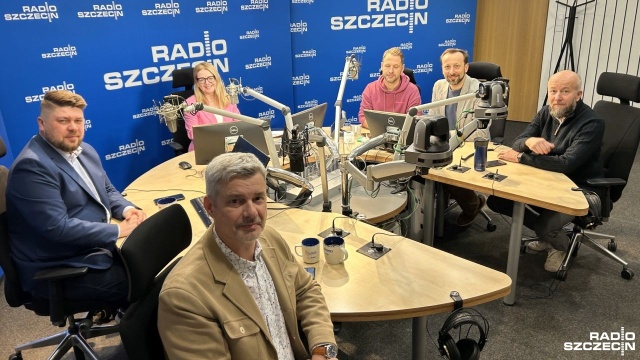 Ul. Mickiewicza w Szczecinie prawdopodobnie pozostanie dwupasmowa. To wola mieszkańców, którzy w badaniu ankietowym - przeprowadzonym przez Radę Osiedla - sprzeciwili się jej zwężeniu i budowie ścieżki rowerowej.