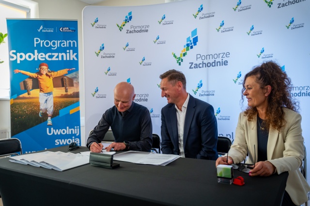 Defibrylatory AED w kolejnych zachodniopomorskich miejscowościach, praktyczne szkolenia z zakresu bezpieczeństwa, inicjatywy wspierające wolontariat, nauka pierwszej pomocy, rodzinne festyny czy rajdy rowerowe. Przed nami 320 nowych społecznych przedsięwzięć przygotowanych przez organizacje pozarządowe dla mieszkańców województwa zachodniopomorskiego. Jakimi działaniami NGO będą zachęcać mieszkańców do wyjścia z domów i aktywności społecznej
