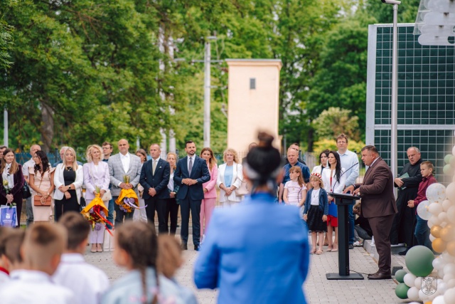 Inwestycja o wartości blisko 5 mln zł została zrealizowana dzięki wsparciu z budżetu państwa oraz wkładowi własnemu Gminy Warnice.
