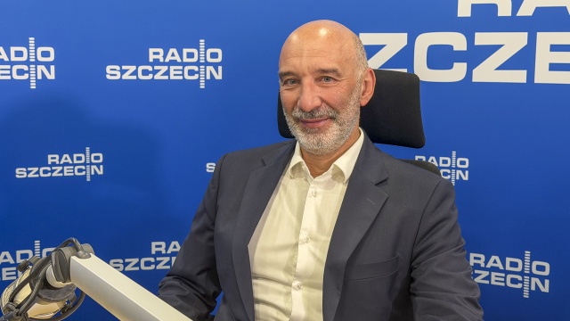 Miały być nowe propozycje i szersza oferta - wszystko skomplikowała sytuacja międzynarodowa. Prezes Portu Lotniczego Szczecin-Goleniów wyjaśnia, jak sytuacja na Bliskim Wschodzie wpłynęła na działanie lotniska.