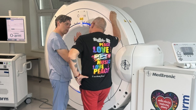 Szczeciński szpital Zdroje wzbogacił się o nowy śródoperacyjny tomograf. Sprzęt został zakupiony przez fundację Wielkiej Orkiestry Świątecznej Pomocy.