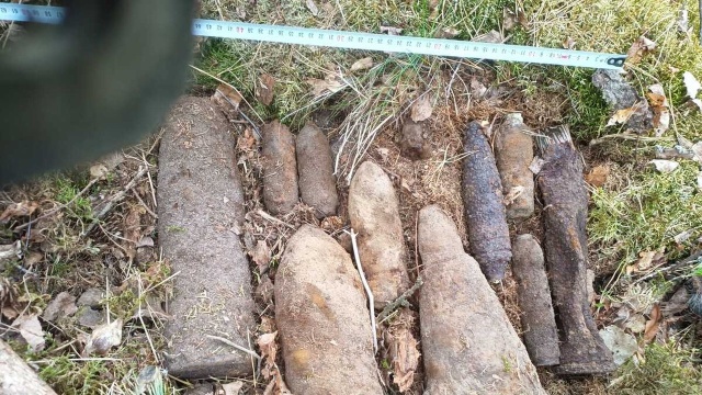 Kolejne 300 kilogramów niewybuchów znaleziono na terenach leśnych w okolicy Rościna, w powiecie białogardzkim. Zostały one zabezpieczone i przetransportowane przez żołnierzy na poligon, a tam zostaną zdetonowane.