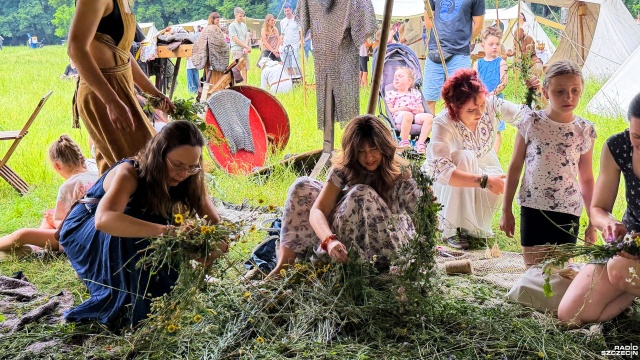 Włócznie, miecze i topory poszły w ruch. Wojownicy ożywili Psia Polanę w szczecińskim Parku Kasprowicza.
