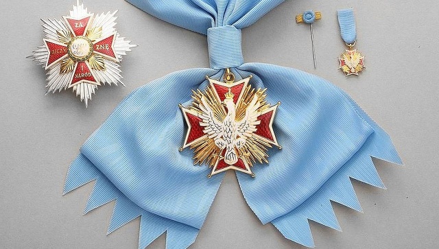Ukraiński prezydent odesłał pocztą do Polski Order Orła Białego. Jak napisał, Ukraina jest wdzięczna Polsce za pomoc i pozostaje otwarta na współpracę.