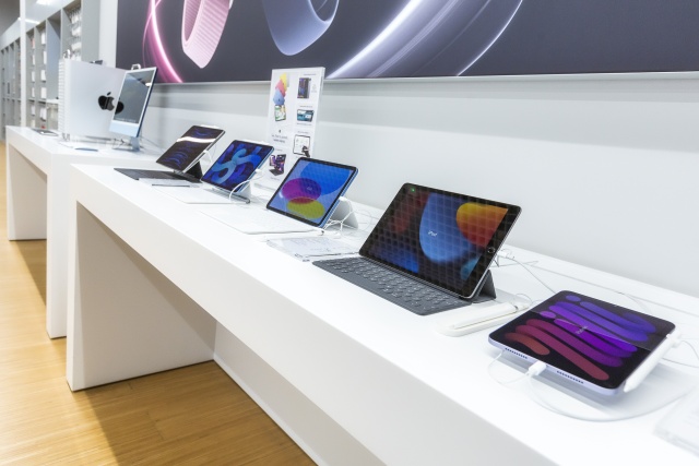 Mieszkańcy Pomorza Zachodniego oraz wszyscy pasjonaci nowoczesnych technologii mają ogromny powód do radości. Już 3 lipca w Szczecinie nastąpi wyjątkowe wydarzenie - dotychczasowy punkt handlowy iDream oficjalnie otworzy swoje drzwi w zupełnie nowej, prestiżowej odsłonie - jako Apple Premium Partner. Dzięki temu stanie się nowoczesnym centrum technologicznego wsparcia, zakupów oraz profesjonalnego doradztwa dla klientów indywidualnych i biznesowych.