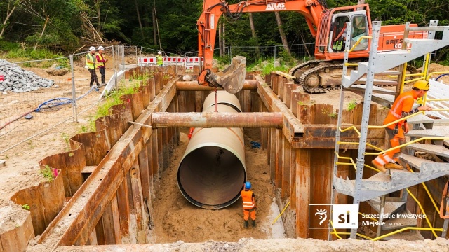 Pod Trasą Północną w Szczecinie powstaje ekologiczny korytarz. Będzie nie tylko odprowadzał wody cieku Grzęziniec, ale stanie się również bezpiecznym przejściem dla małych zwierząt.