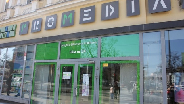 Baśnie z dalekich wysp, nauka podstaw języka migowego czy tworzenie własnej rafy koralowej - Miejska Biblioteka Publiczna w Szczecinie zaprasza młodych na wakacyjne warsztaty.