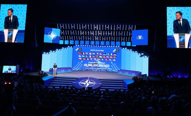 Sekretarz generalny NATO Mark Rutte otworzył Forum Przemysłu Obronnego. Odbywa się ono w Ankarze w Turcji, przy okazji Szczytu NATO. Uczestnicy rozmawiają o transatlantyckiej produkcji obronnej, inwestycjach i innowacjach.
