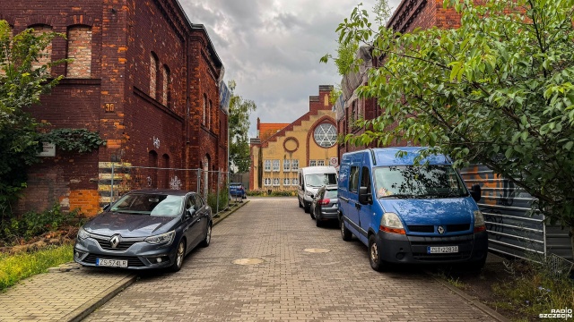 Będzie ograniczenie miejsc do parkowania na szczecińskim osiedlu przy ulicy Sowińskiego.