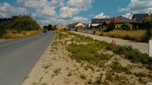 Widać już pierwsze efekty powstającej drogi pieszo-rowerowej na terenie podszczecińskiej Dobrej.