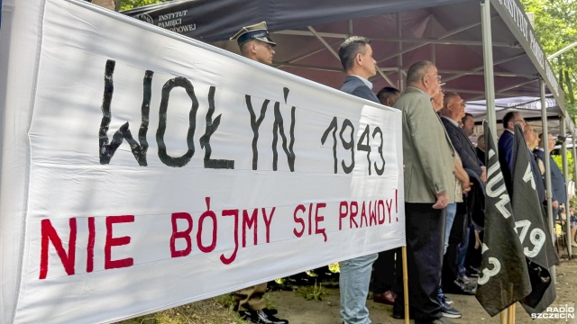 Przed pomnikiem PamięciOfiar Nacjonalistów Ukraińskich na Cmentarzu Centralnym w Szczecinie odbyły się uroczystości związane z obchodami Narodowego Dnia Pamięci o Polakach - Ofiarach Ludobójstwa dokonanego przez banderowców nadawnych Kresach Wschodnich.
