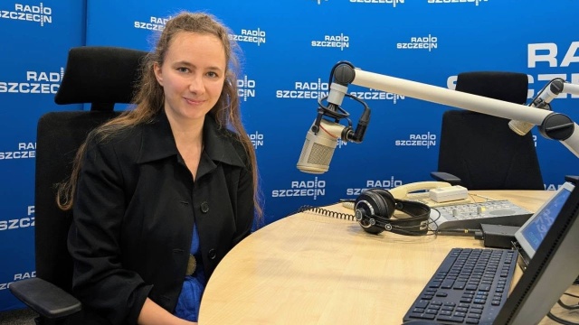 Zamiast wyrzucać do kompostownika, można je wkomponować do swojej diety. Wiktoria Gloria Orzechowska, szczecińska zielarka przekonuje, że w naszych ogrodach mogą rosnąć chwasty, posiadające prozdrowotne działanie.