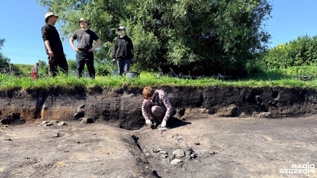 Zabytki prosto z wykopu archeologicznego i odkrywanie wczesnośredniowiecznej historii Wolina na żywo - można to zobaczyć jeszcze do połowy sierpnia.