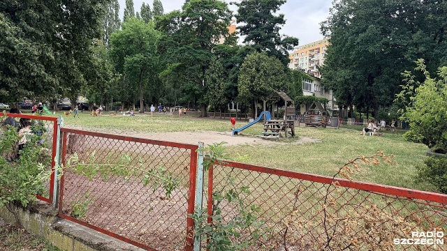 Dzieci i ich opiekunowie na remont przedszkola przy ulicy Ceglanej w Szczecinie czekają już kilka lat, teraz okazuje się, że mogą poczekać dłużej.