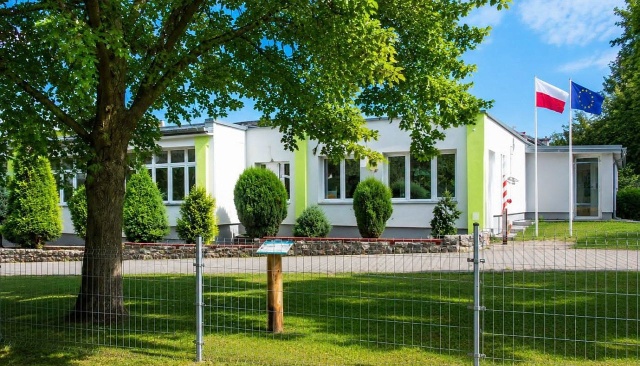 Remont Szkoły Podstawowej nr 2 w Wapnicy. Gmina Międzyzdroje otrzymała na ten cel prawie 900 tysięcy złotych.