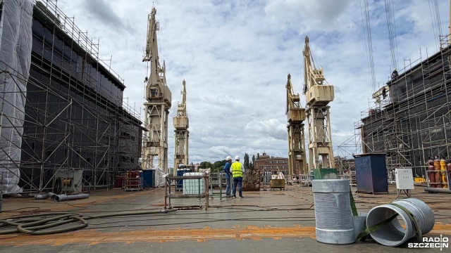 Stocznia Szczecińska Wulkan na ostatniej prostej do zwodowania trzeciego pływającego modułu doku dla Gryfii.