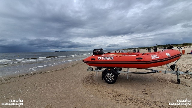 Zagubione dzieci na nadmorskich plażach to wciąż jedna z największych plag letniego sezonu. Każde takie zgłoszenie stawia na nogi wszystkie służby, a ratownicy natychmiast rozpoczynają dramatyczne poszukiwania w wodzie.