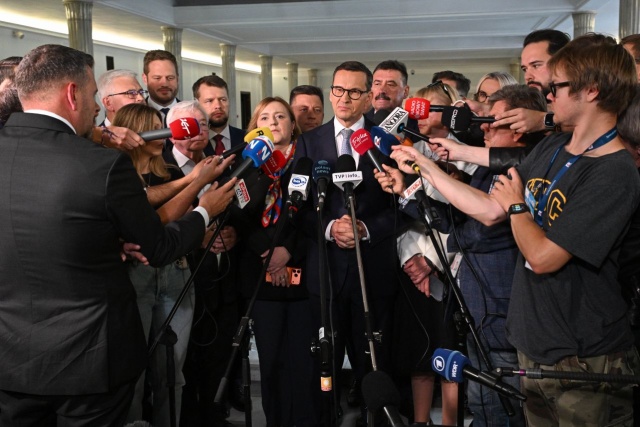 Nie będzie szybkich decyzji Sejmu w sprawie zmian na prawicy - poinformował marszałek izby Włodzimierz Czarzasty. Frakcja Mateusza Morawieckiego została wykluczona z par