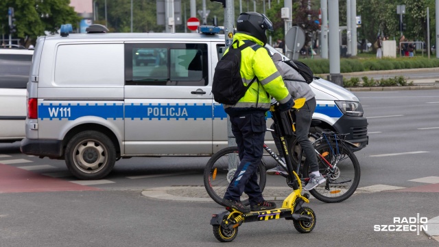 Mundurowi alarmują, że wielu kierujących wciąż lekceważy przepisy, a ich nieodpowiedzialne zachowanie może prowadzić do tragedii.