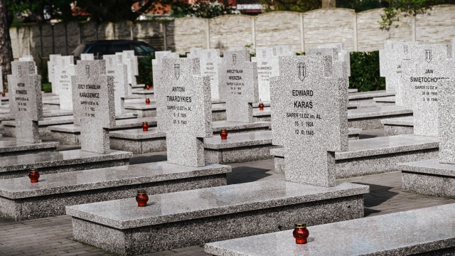 Ponad 200 tysięcy złotych kosztować będzie remont na stargardzkim cmentarzu. Renowację przejdzie kwatera saperów.