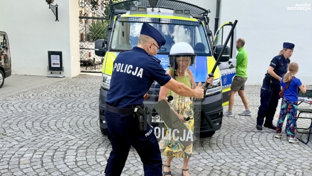Dbają o porządek i bezpieczeństwo, pomagają i chronią. Polska policja obchodzi swoje 107. urodziny. Zachodniopomorscy mundurowi na Zamku Książąt Pomorskich podsumowywali swoją służbę.