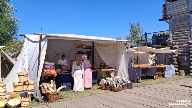 W Wolinie trwa Festiwal Słowian i Wikingów. Rekonstruktorzy, wystawcy i rzemieślnicy przyciągnęli do Wolina tłumy zwiedzających.