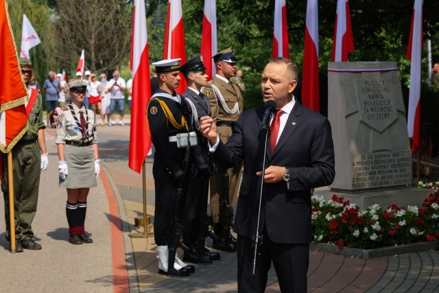 W roznicę wybuchu Powstania Warszawskiego prezydent Karol Nawrocki przypominiał o ofiarach Rzezi Woli.