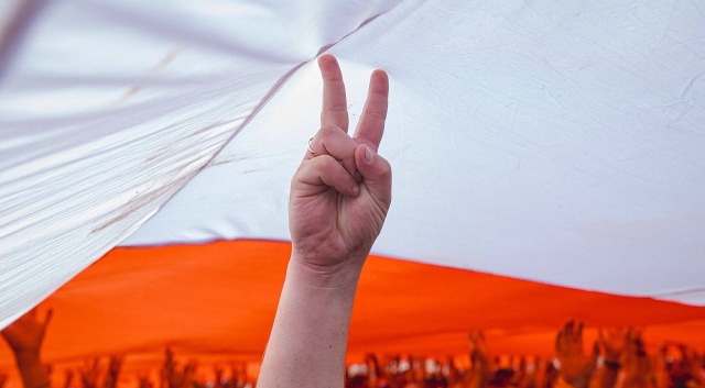 Hołd Powstańcom Warszawskim oddali również uczestnicy Pol039and039Rock Festival.