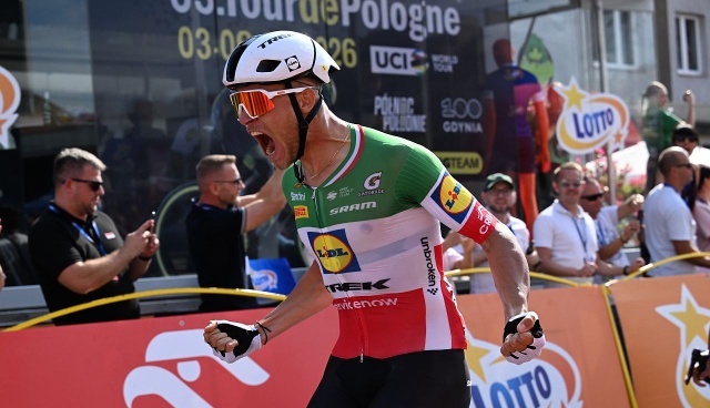 Włoski kolarz Jonathan Milan (Lidl-Trek) po sprinterskim finiszu został zwycięzcą 1. etapu Tour de Pologne na 234-kilometrowej trasie z Gdyni do Koszalina.