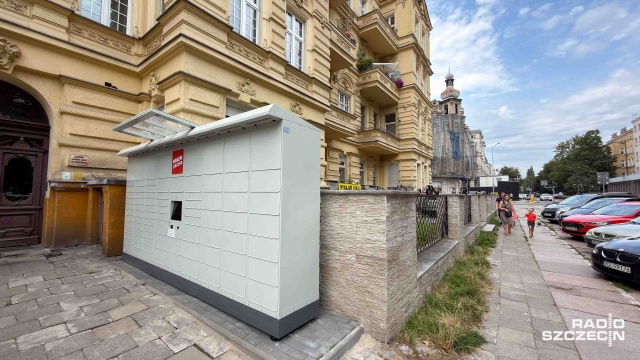 Czy automaty pocztowe powinny stawać przed zabytkowymi kamienicami Takie pytanie zadaje szczeciński radny z klubu Koalicji Obywatelskiej Andrzej Radziwinowicz.