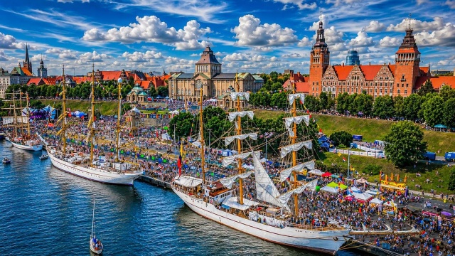 Nadpływają Żagle 2026. Wyczekiwane wydarzenie żeglarskie tego lata odbędzie się w Szczecinie już w dniach 14-16 sierpnia. Poniżej zamieściliśmy najważniejsze informację i przydatną mapę.