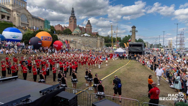 Setki muzyków, widowiskowe parady i pokazy musztry. Ulice i nabrzeża Szczecina zamieniły się w wielką, muzyczną scenę. Wszystko za sprawą dziewiątego Festiwalu Orkiestr Dętych o Puchar Prezydenta Miasta Szczecina. Poznaliśmy jego zwycięzców.