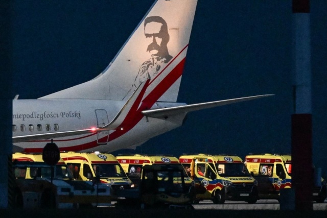 Pięć osób rannych wskutek wypadku polskiego autokaru musi na razie pozostać na Węgrzech - poinformowała wiceminister zdrowia Katarzyna Kacperczyk.
