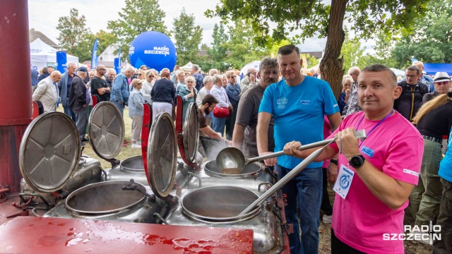 W Nowym Warpnie trwa 23. edycja Święta Leszcza. Za nami konkurs jedzenia pierogów na czas i konkurs kulinarny na najlepszą potrawę z ryby. Na miejscu jest Sebastian Roszkowski.